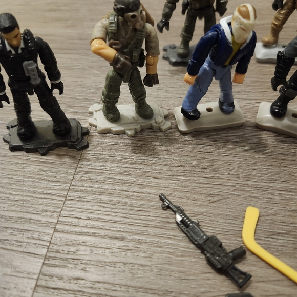 Mega Construx Call of Duty Action Figures Lot of 11 - Picture 3 of 4